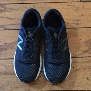 Men’s New Balance Fresh Foam Arishi V2 Running Shoes.